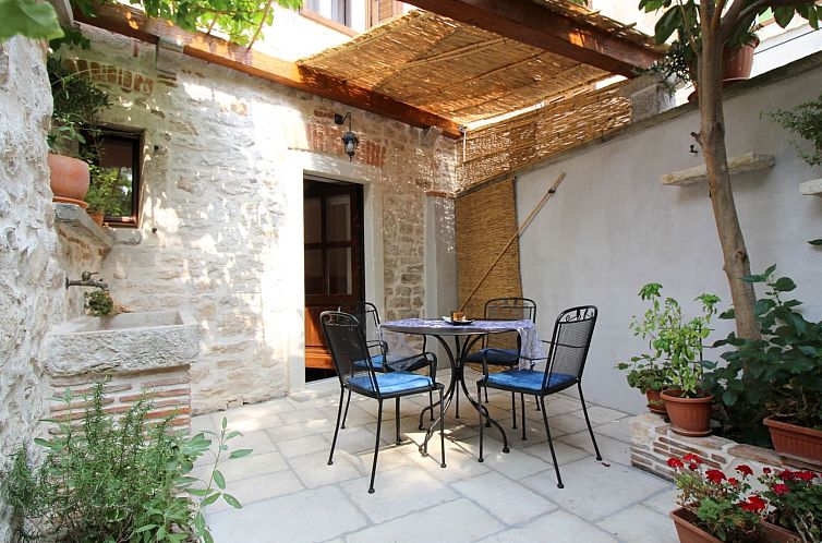 Guest house 1016356 - Apartment Istria - Appartement Eufrasiana