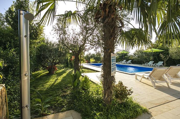 Appartement Residence Livija 3