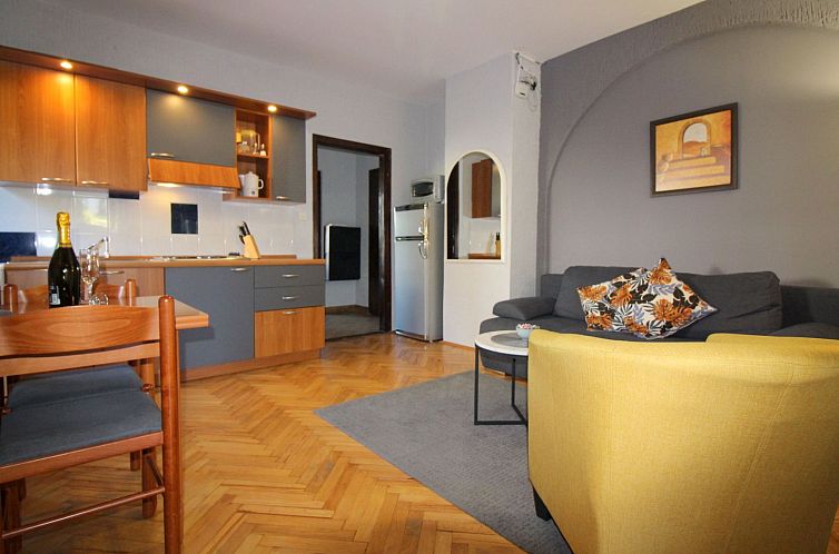 Appartement Lili mit Pool, Grill und Parkplatz