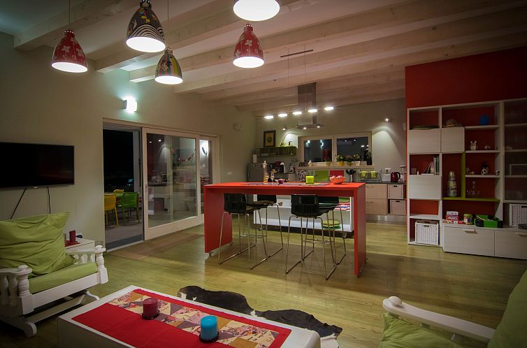 Vakantiehuis in Brkač mit Kleiner Terrasse