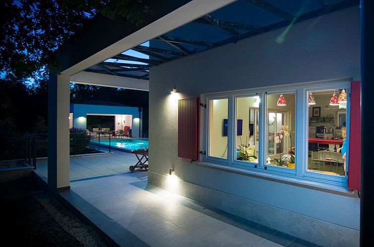 Vakantiehuis in Brkač mit Kleiner Terrasse