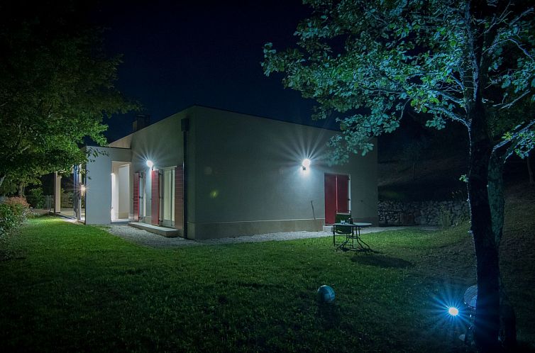 Vakantiehuis in Brkač mit Kleiner Terrasse