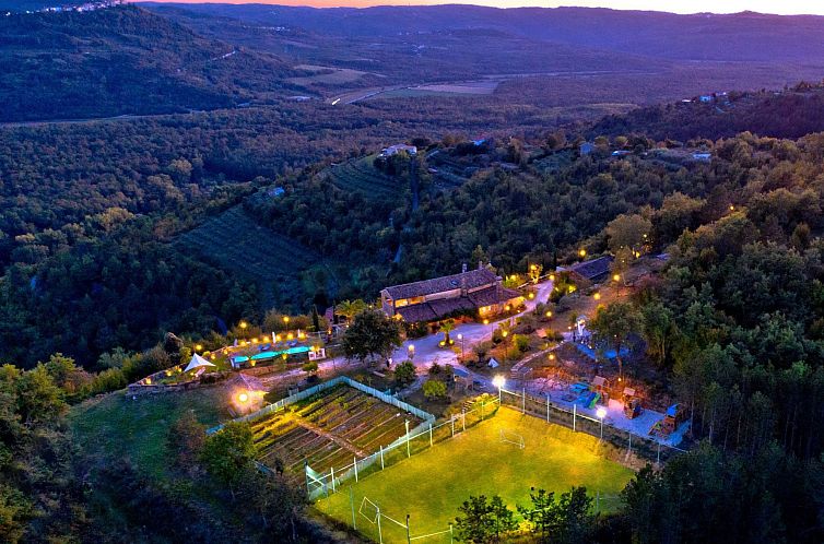 Vakantiehuis Tolle Villa Sancta Maria Motovun mit Pool