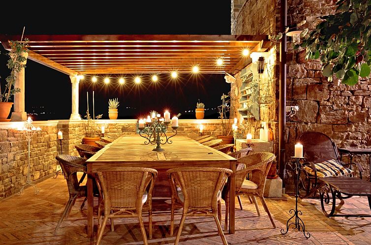 Vakantiehuis Tolle Villa Sancta Maria Motovun mit Pool
