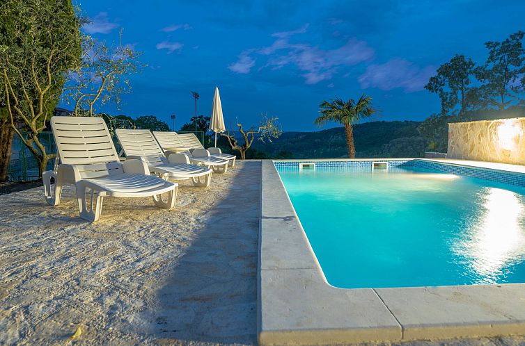 Vakantiehuis Wunderschön eingerichtete Villa mit Pool und G