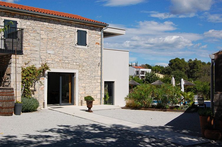 Vrijstaande woning in Baderna