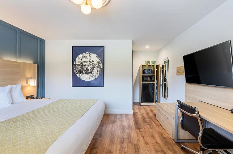 Ardsley Acres Hotel Court