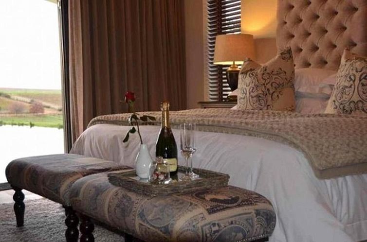 Under Oaks Guest House