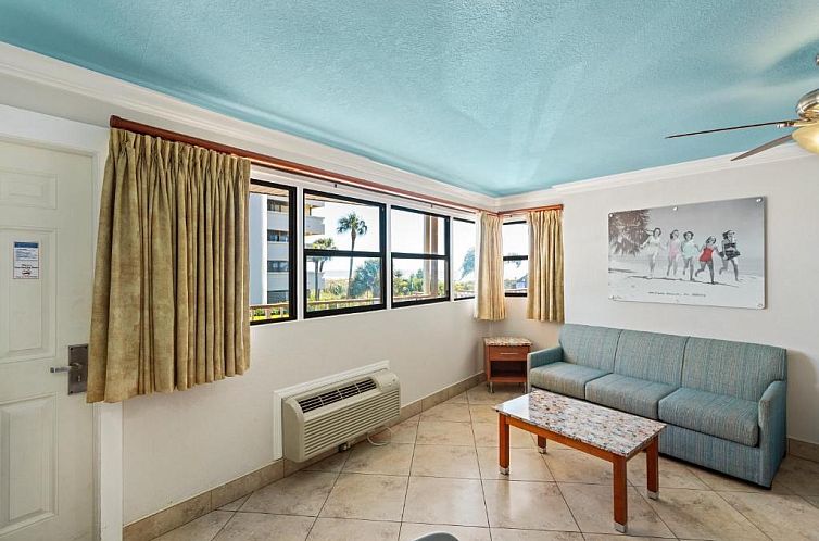 Plaza Beach Hotel - Beachfront Resort