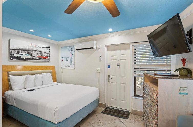 Plaza Beach Hotel - Beachfront Resort