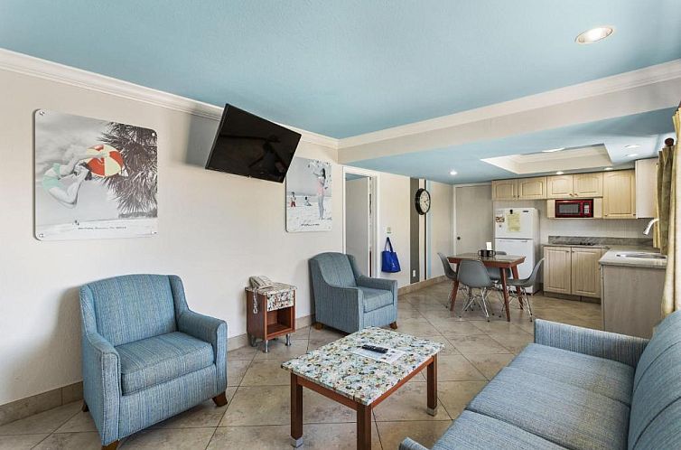 Plaza Beach Hotel - Beachfront Resort