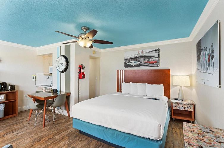 Plaza Beach Hotel - Beachfront Resort