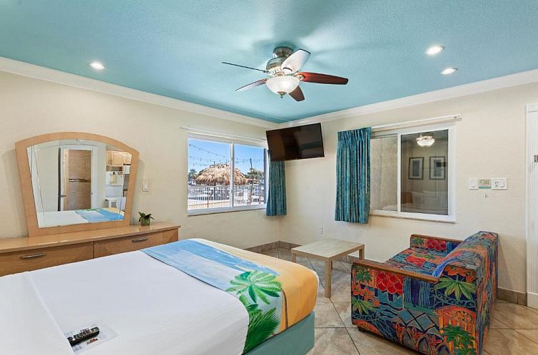 Bay Palms Waterfront Resort - Hotel and Marina