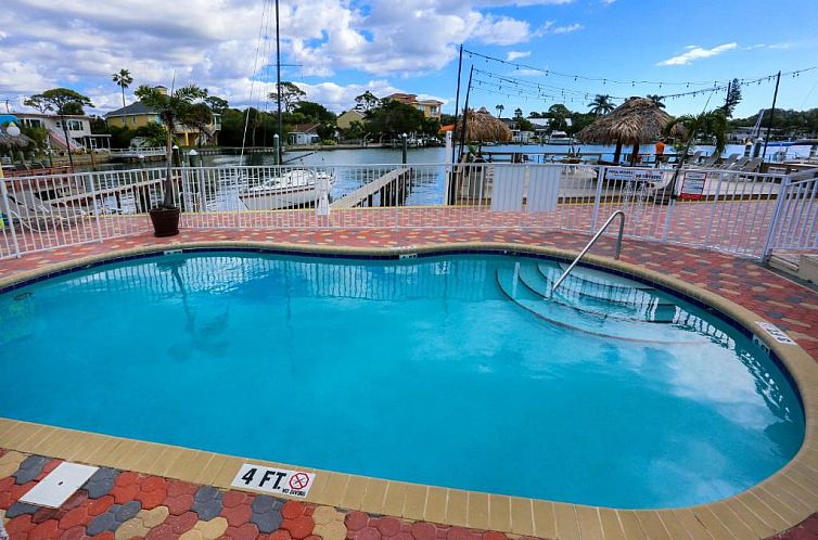 Bay Palms Waterfront Resort - Hotel and Marina