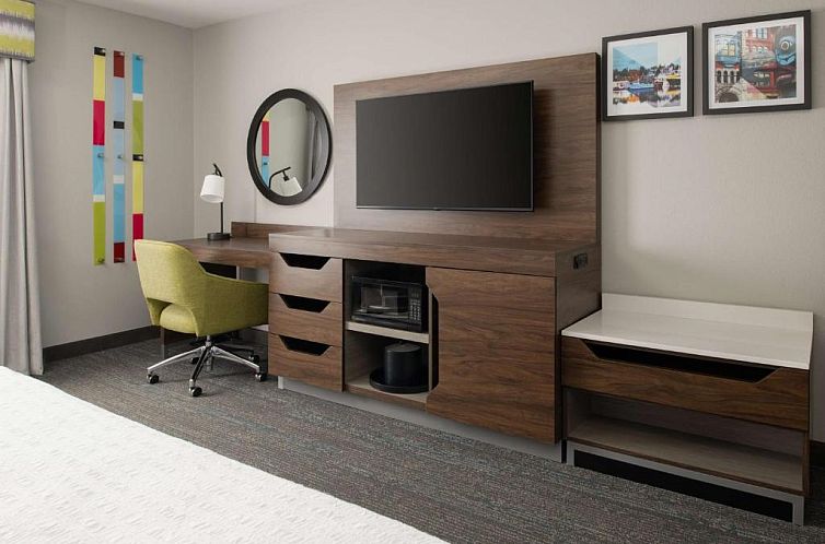 Hampton Inn and Suites Seattle - Airport / 28th Avenue