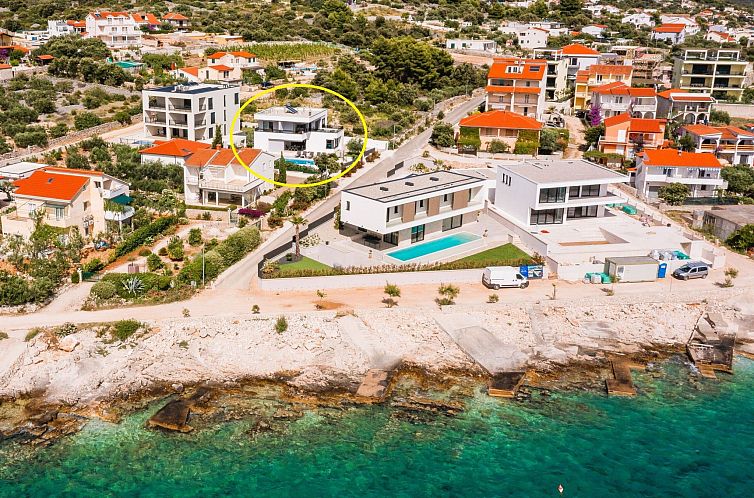 Vakantiehuis Luxuriöse Villa Dolce Vita direkt am Meer mit 