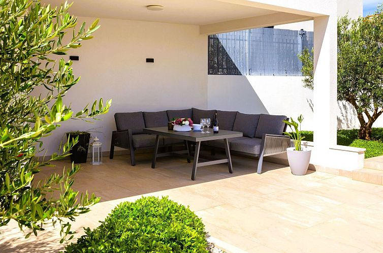 Vakantiehuis Luxuriöse Villa Dolce Vita direkt am Meer mit 