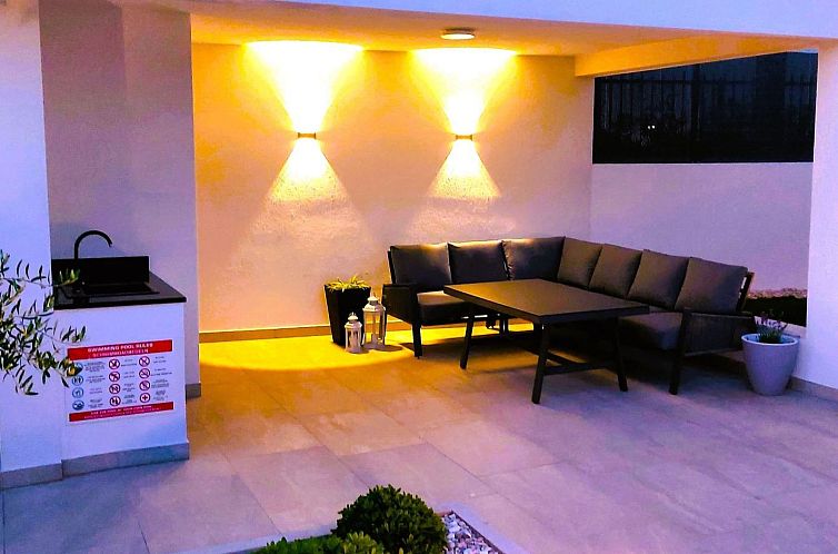 Vakantiehuis Luxuriöse Villa Dolce Vita direkt am Meer mit 