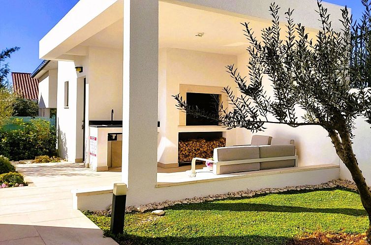 Vakantiehuis Luxuriöse Villa Dolce Vita direkt am Meer mit 