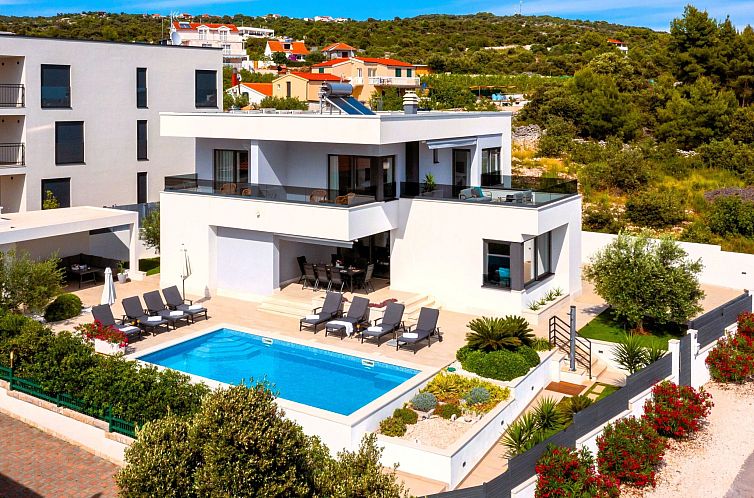 Vakantiehuis Luxuriöse Villa Dolce Vita direkt am Meer mit 