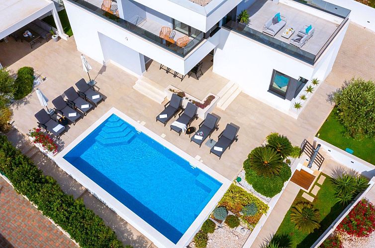 Vakantiehuis Luxuriöse Villa Dolce Vita direkt am Meer mit 
