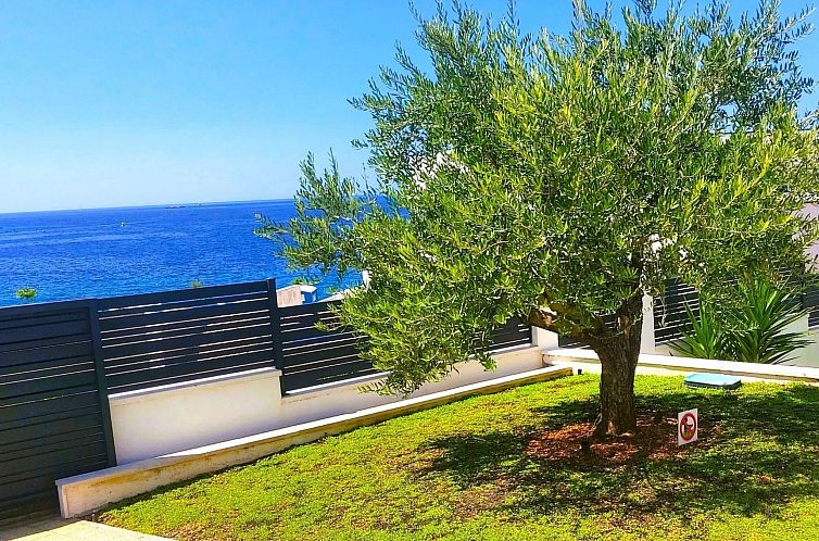 Vakantiehuis Luxuriöse Villa Dolce Vita direkt am Meer mit 