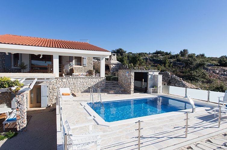 Vakantiehuis in Sevid mit Gemeinsamer Terrasse und Meerblick