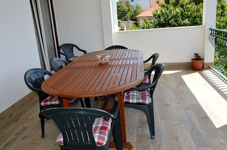 Appartement Schöne Wohnung in Poljica mit privatem Parkplat