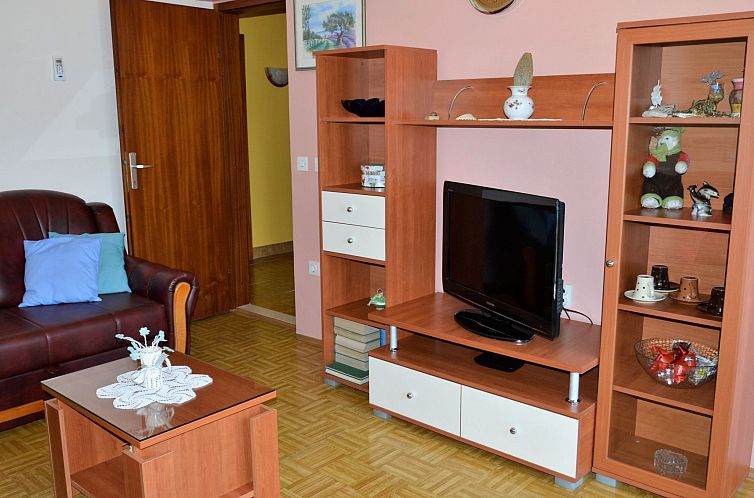 Appartement Schöne Wohnung in Poljica mit privatem Parkplat