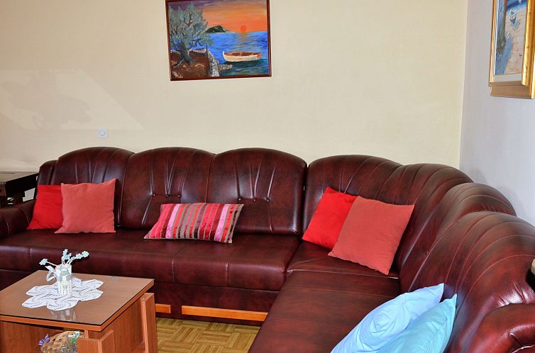 Appartement Schöne Wohnung in Poljica mit privatem Parkplat