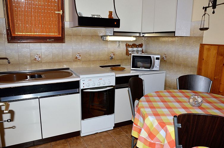 Appartement Schöne Wohnung in Poljica mit privatem Parkplat