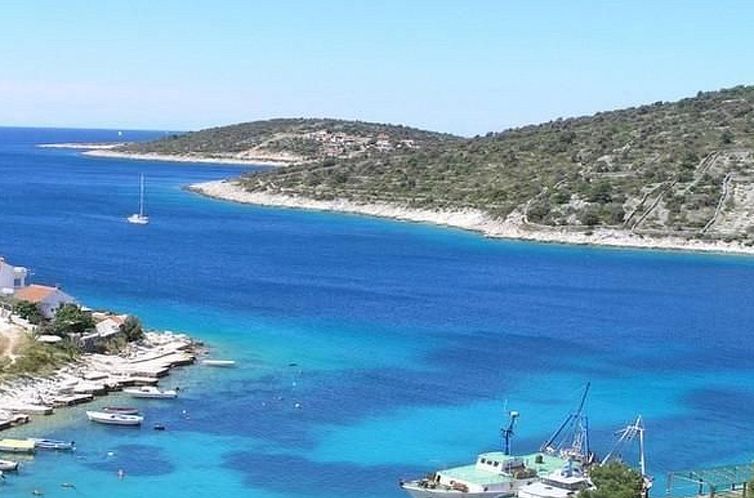 Vakantiehuis Villa Elena mit Pool, nur 60 Meter zum Meer