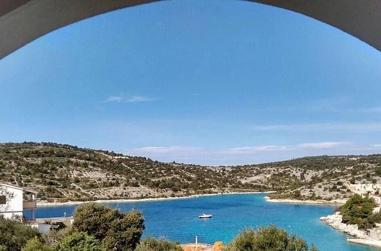 Vakantiehuis Villa Elena mit Pool, nur 60 Meter zum Meer