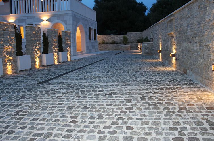 Vakantiehuis Villa Elena mit Pool, nur 60 Meter zum Meer