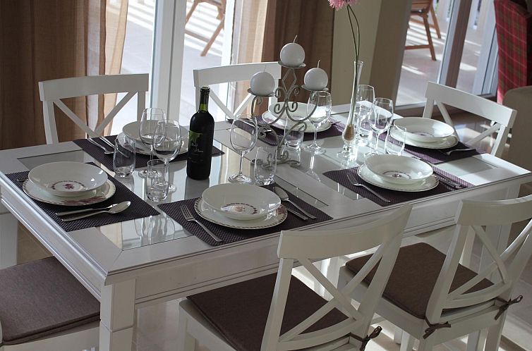 Vakantiehuis Villa Elena mit Pool, nur 60 Meter zum Meer