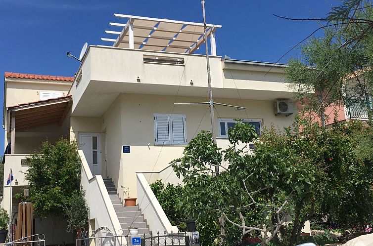 Guest house 1030231 - Apartment Dalmatia - Appartement Gemütliche Ferienwohnung direkt am Meer