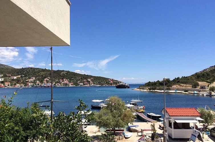 Appartement Idyllische, moderne Ferienwohnung direkt am Meer