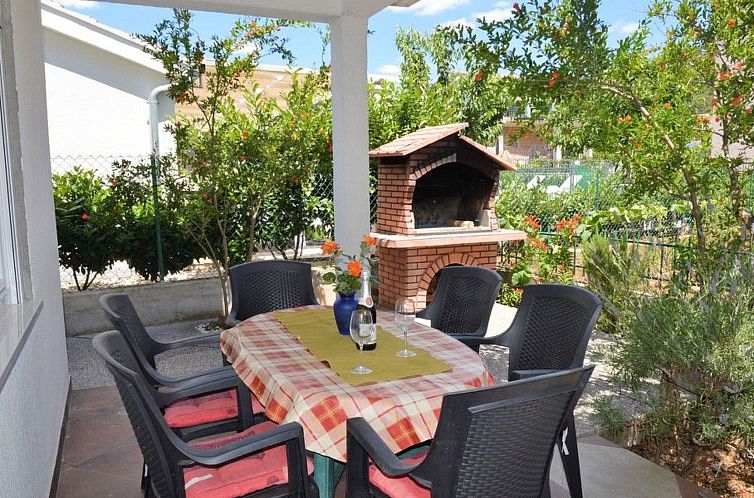 Unterkunft 1030236 - Appartement Dalmatien - Appartement in Poljica mit privatem Parkplatz