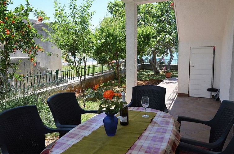 Appartement in Poljica mit privatem Parkplatz