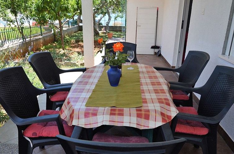 Appartement in Poljica mit privatem Parkplatz