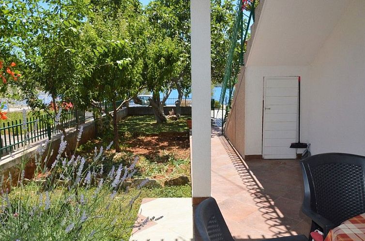 Appartement in Poljica mit privatem Parkplatz