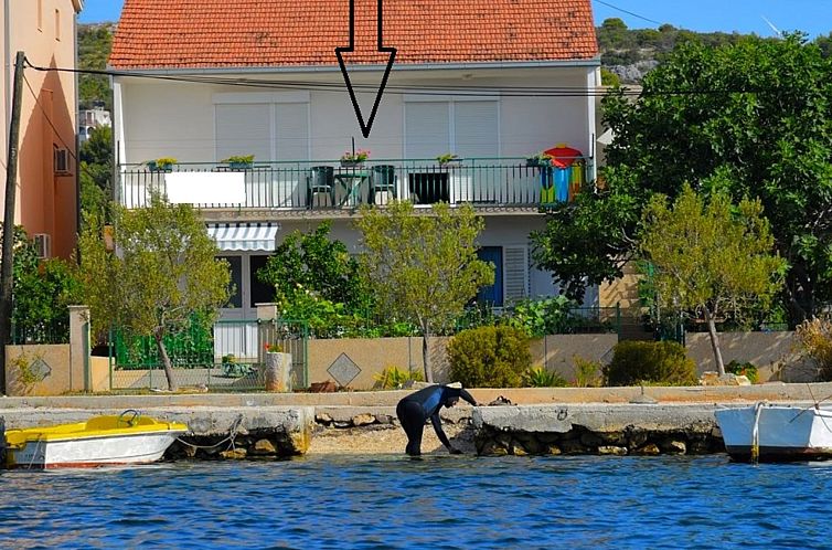 Appartement Wohnung in Poljica mit Garten und Terrasse