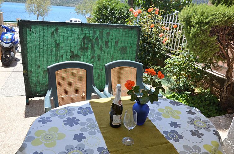 Appartement Wohnung in Poljica mit Garten und Terrasse