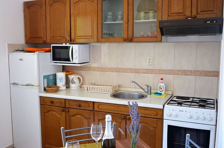 Appartement Wohnung in Poljica mit Garten und Terrasse