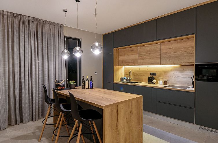 Vakantiehuis Luxuriöse Villa mit Infinity-Außenpool