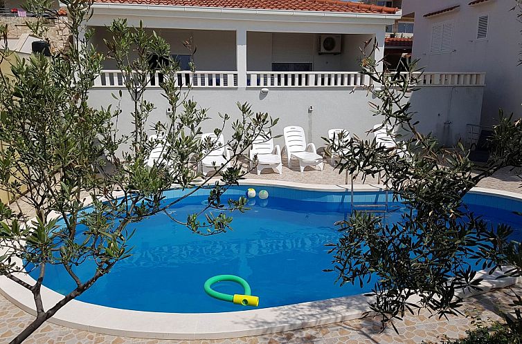 Vakantiehuis Schönes Haus in Sevid mit Gemeinschaftspool