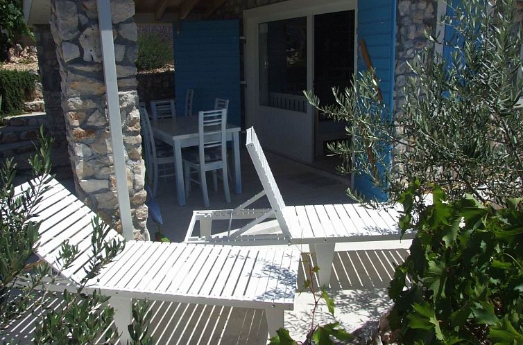 Vakantiehuis Kleines Steinhaus mit Blick auf das Wasser