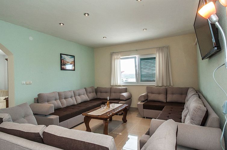 Vakantiehuis Villa "Villa Katy" mit Garten, Grill und Terras