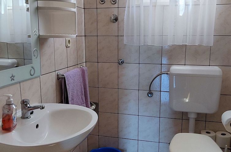 Appartement für 3 Personen in Sevid, Adriaküste Kroatien