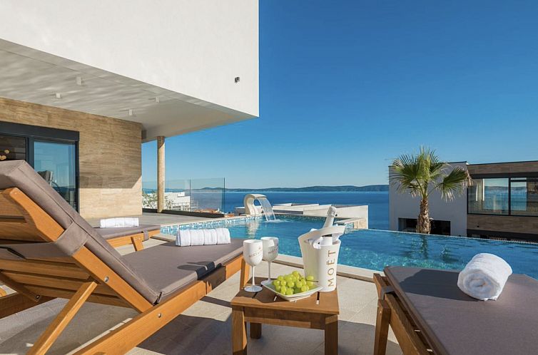 Guest house 1030407 - Holiday property Dalmatia - Vrijstaande woning in Okrug Gornji